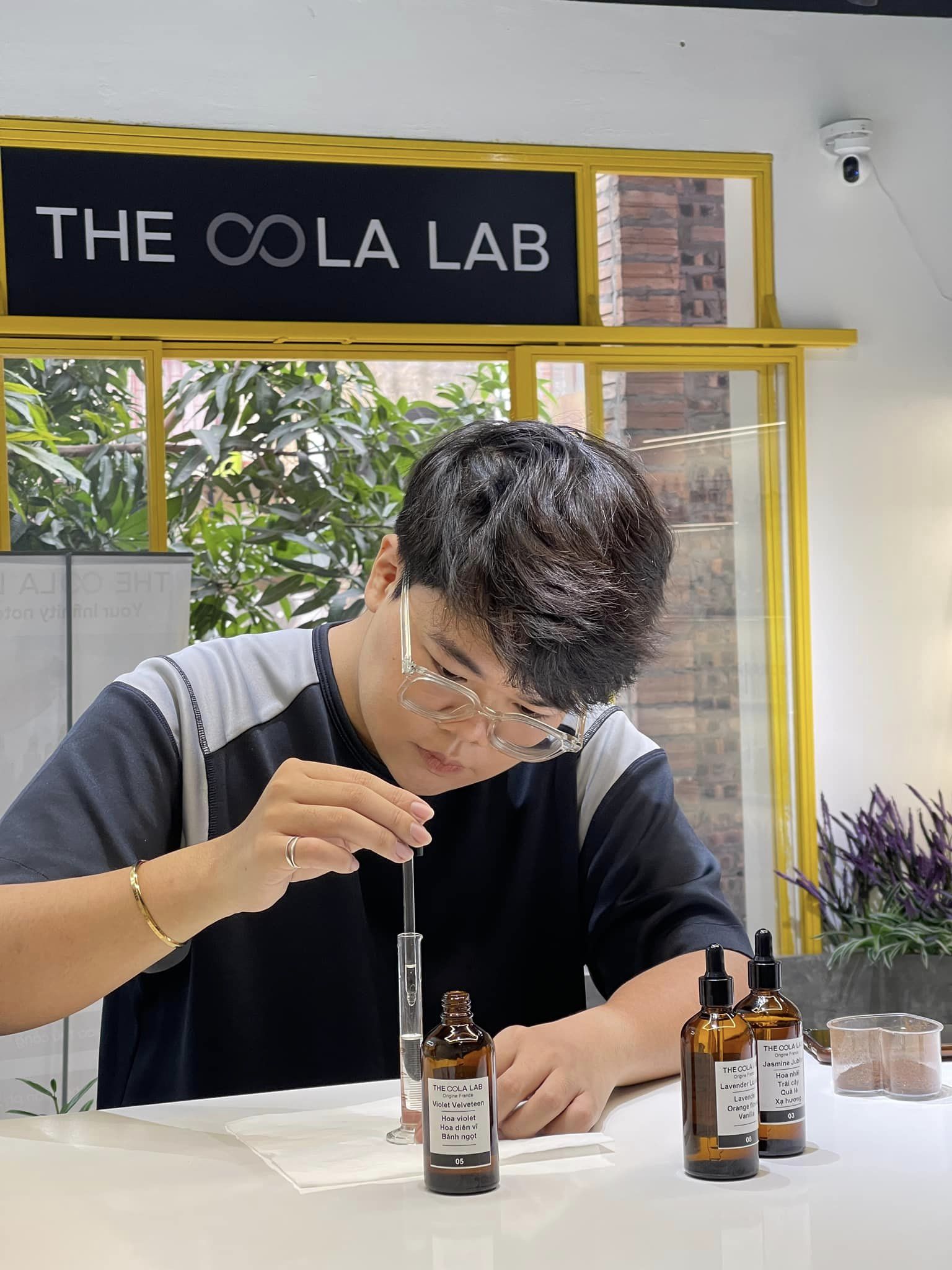 OOLalab Hà Nội: Hành Trình Tìm Kiếm Hương Thơm Độc Đáo Tại Thủ Đô