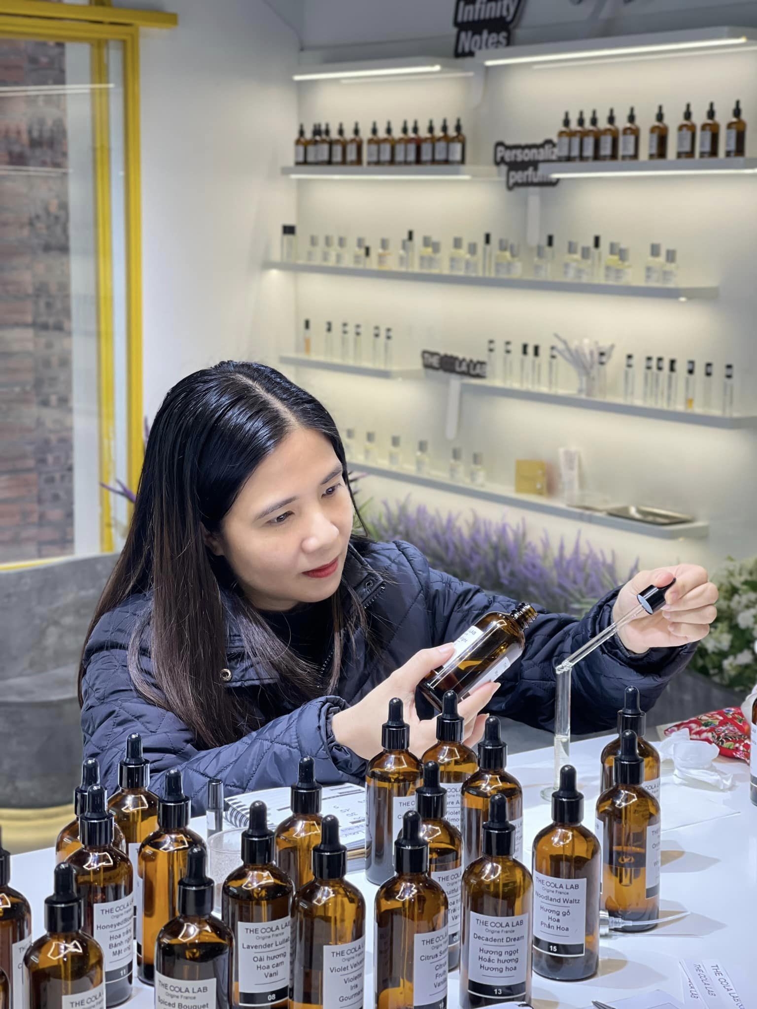 The OOLa Lab: Công Ty Đầu Tiên Ứng Dụng Công Nghệ AI Trong Nước Hoa Tại Việt Nam