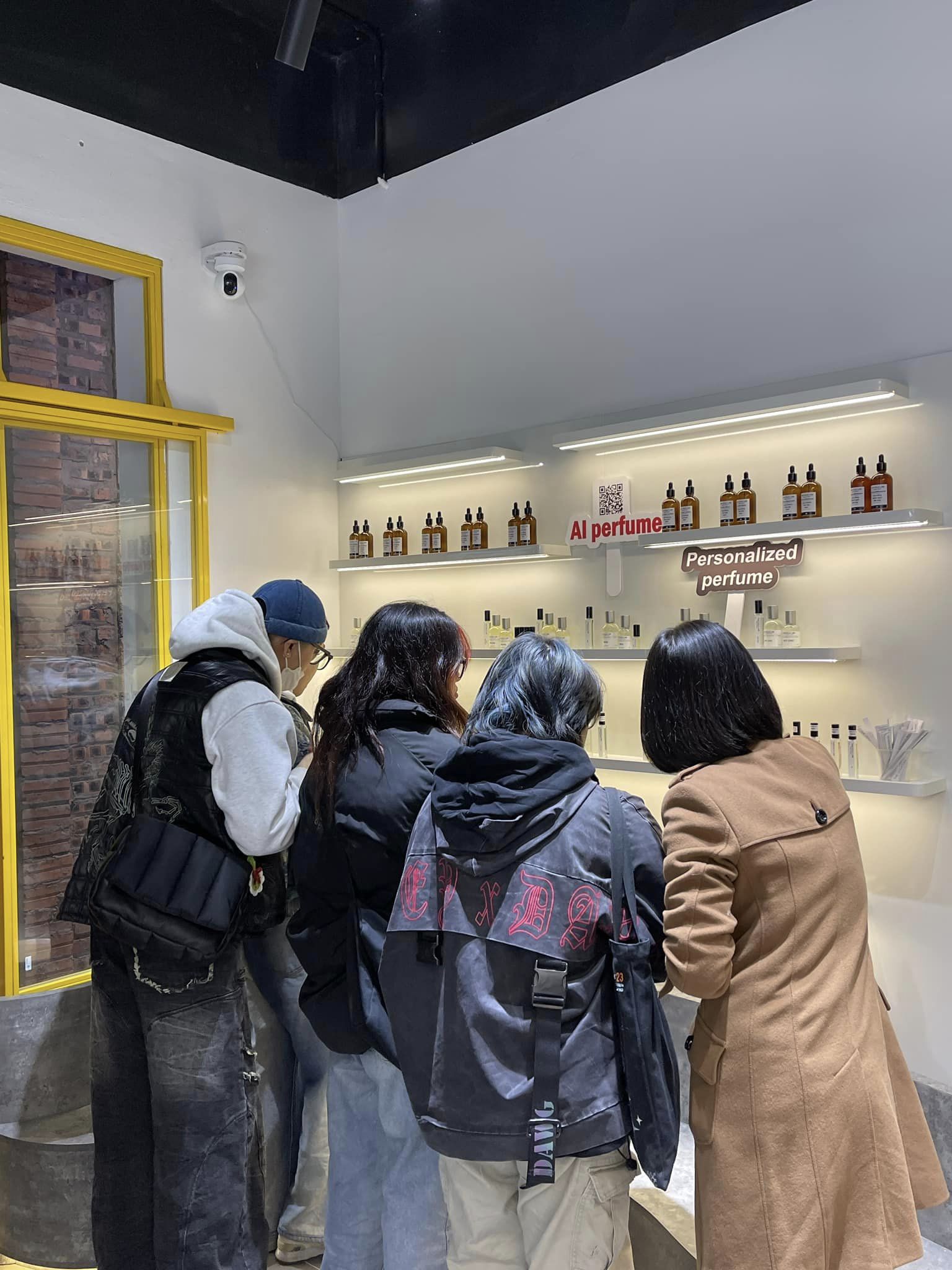 Khám phá Nước Hoa Unisex: Sự Hòa Quyện Của Hương Thơm