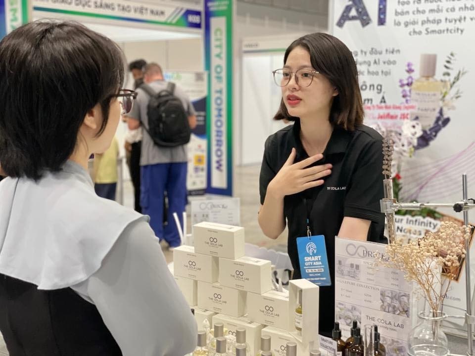 The OOLa Lab Tại Smart City Asia 2024 - Khi Nghệ Thuật Nước Hoa Và Công Nghệ AI Hòa Quyện Độc Đáo