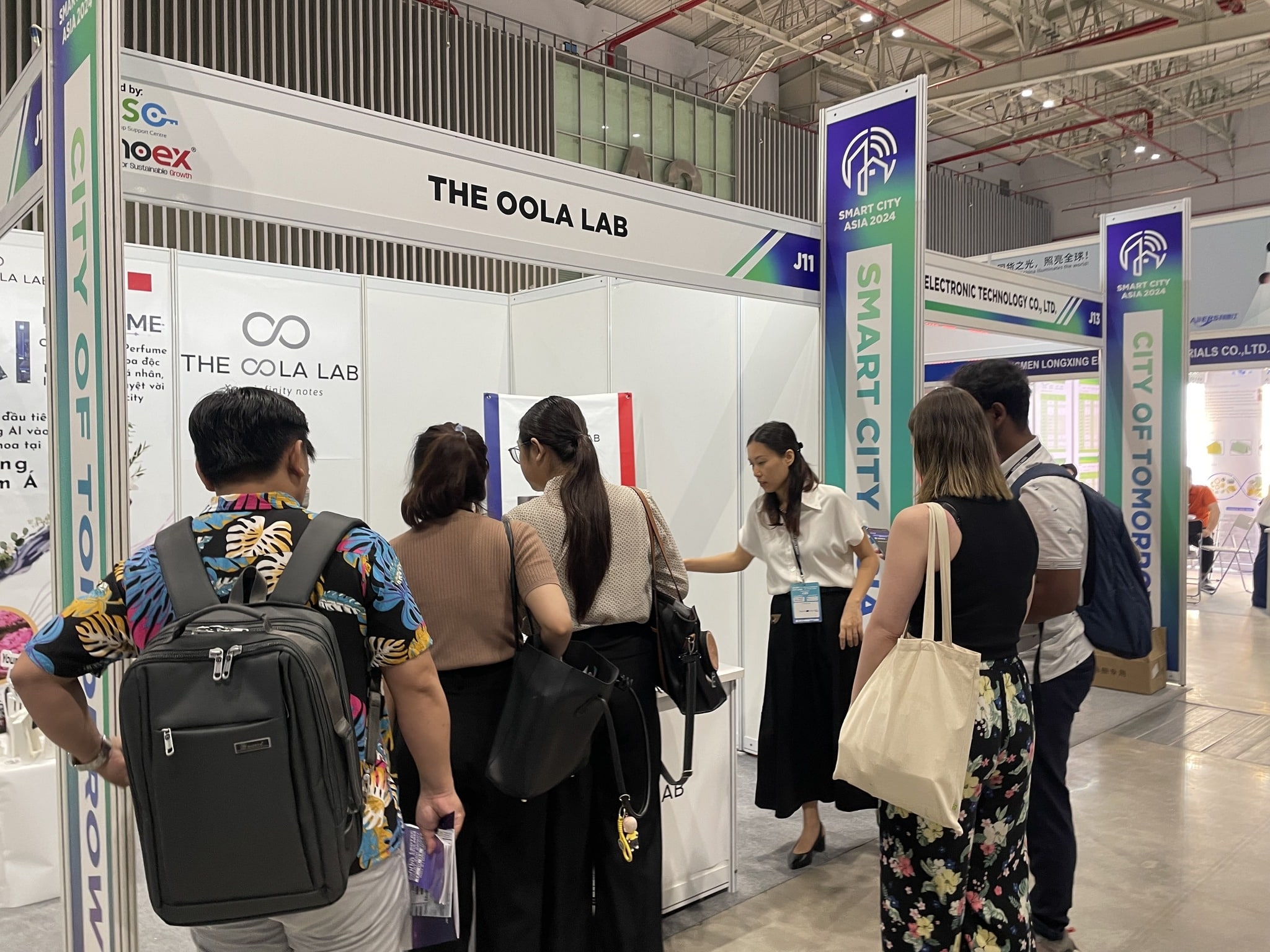 The OOLa Lab Tại Smart City Asia 2024 - Khi Nghệ Thuật Nước Hoa Và Công Nghệ AI Hòa Quyện Độc Đáo