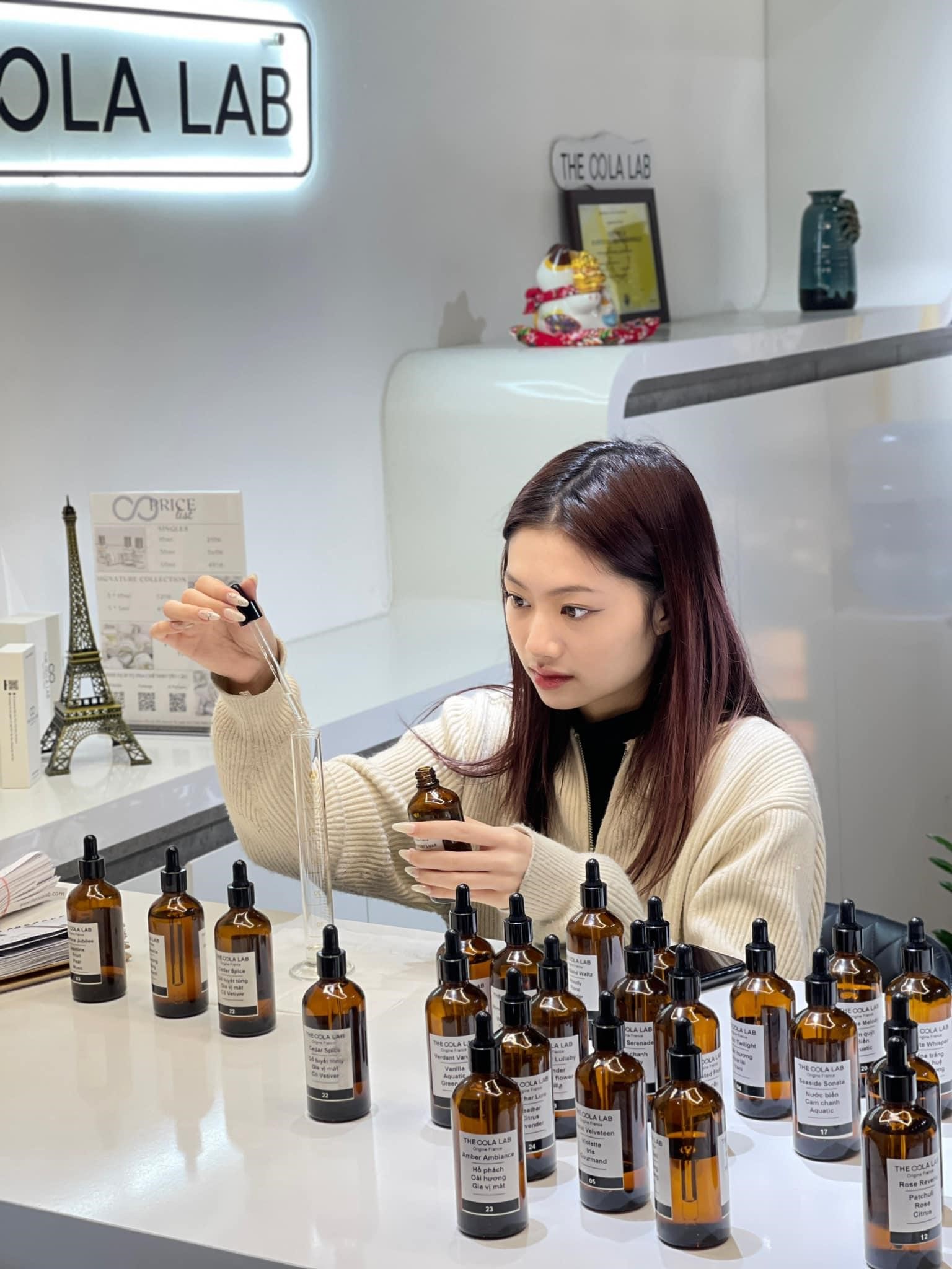 Pha Chế Nước Hoa Thú Vị Như Thế Nào?