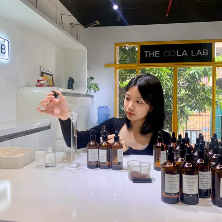 Khám Phá Thế Giới Của Nước Hoa Pháp