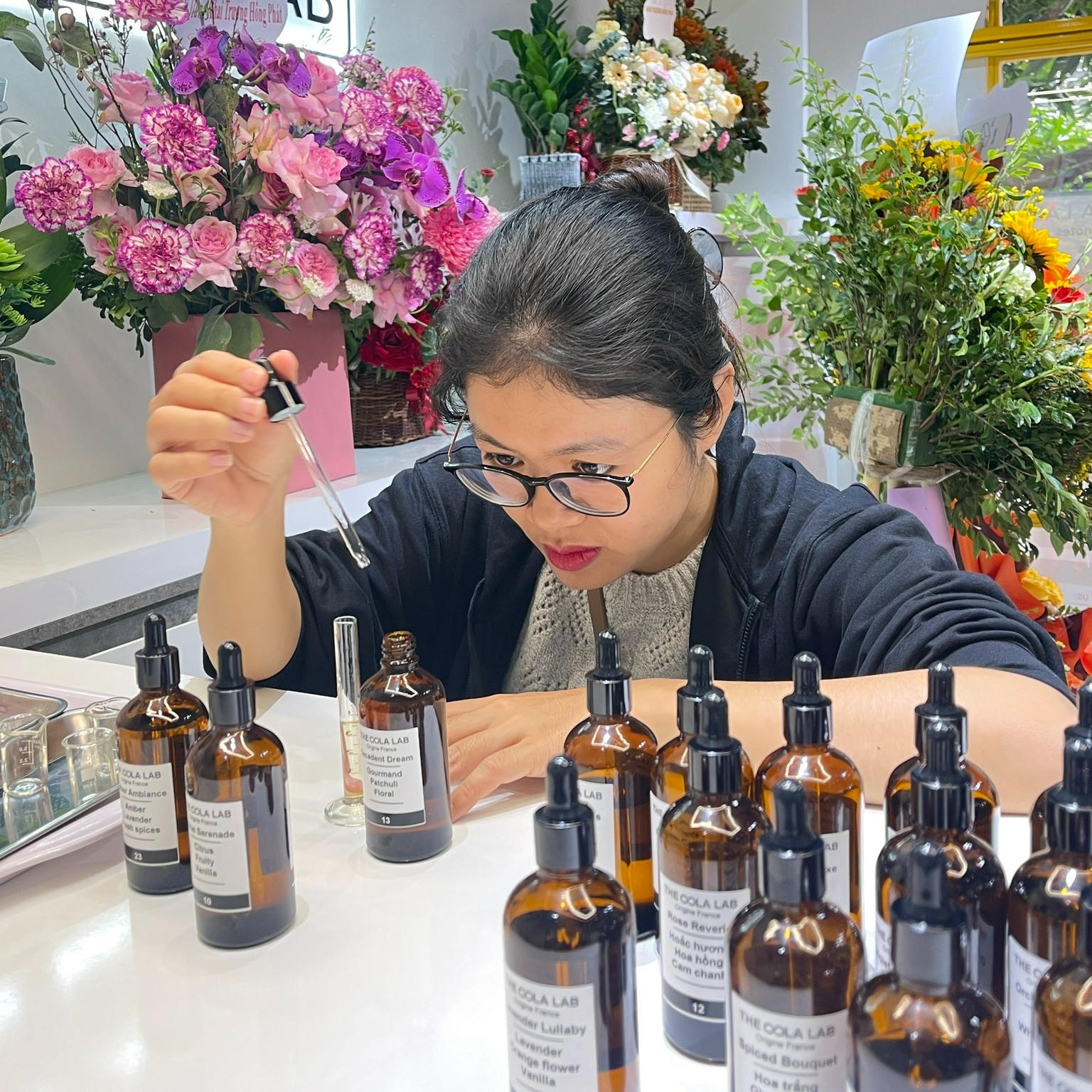 Những Lợi Ích Không Ngờ Khi Sử Dụng Nước Hoa Pha Chế