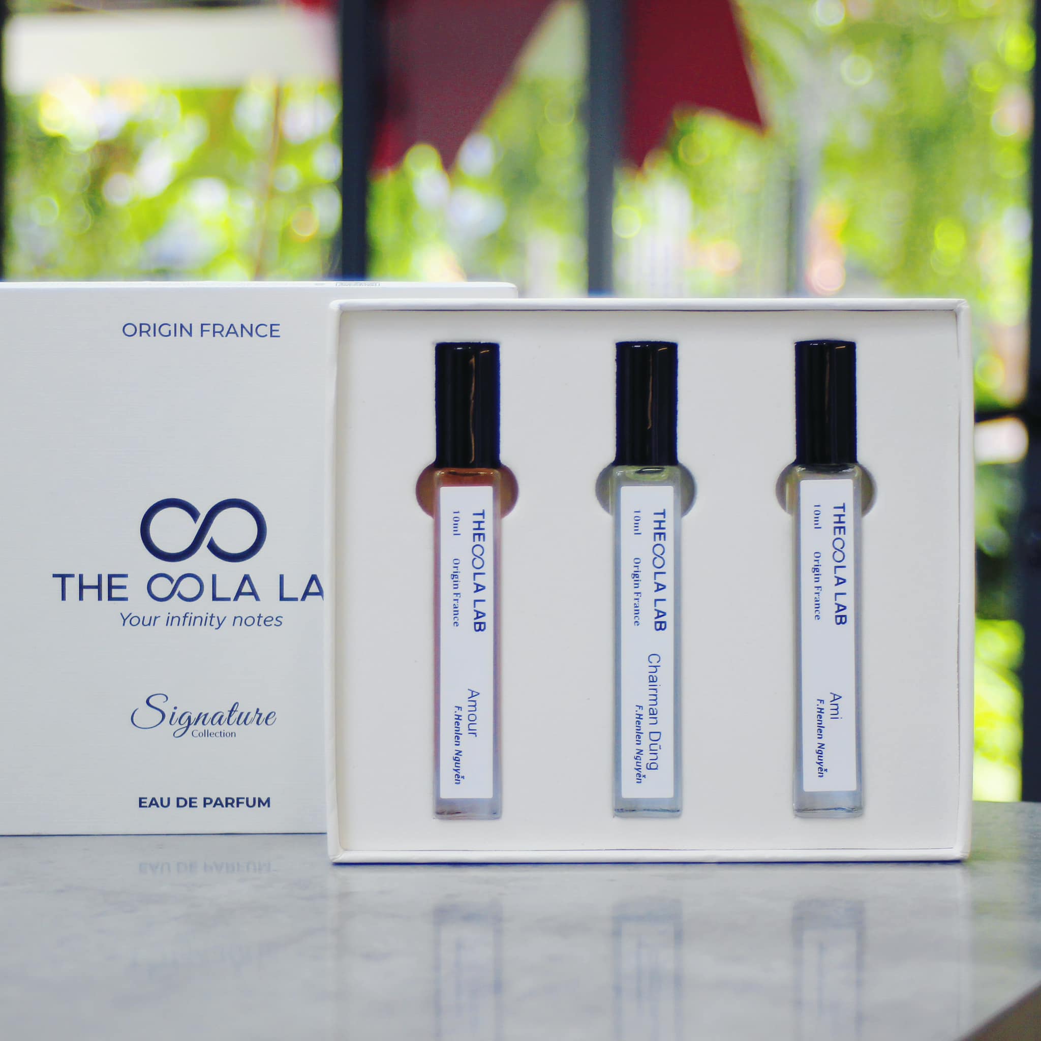 Ý Nghĩa Tặng Nước Hoa – Khi Một Mùi Hương Thay Ngàn Lời