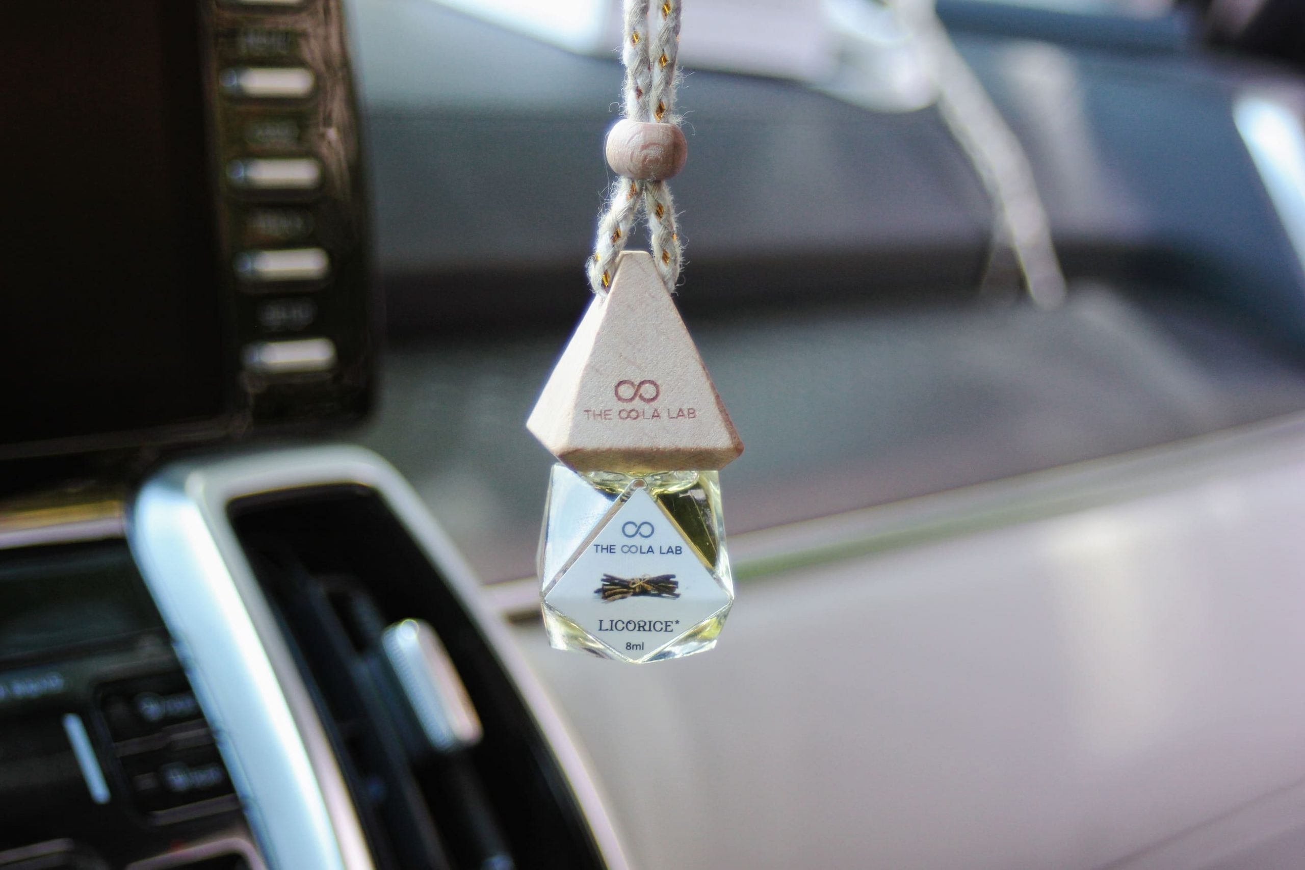 Những Lưu Ý Khi Dùng Nước Hoa Ô Tô – Hiểu Đúng Để Tận Hưởng