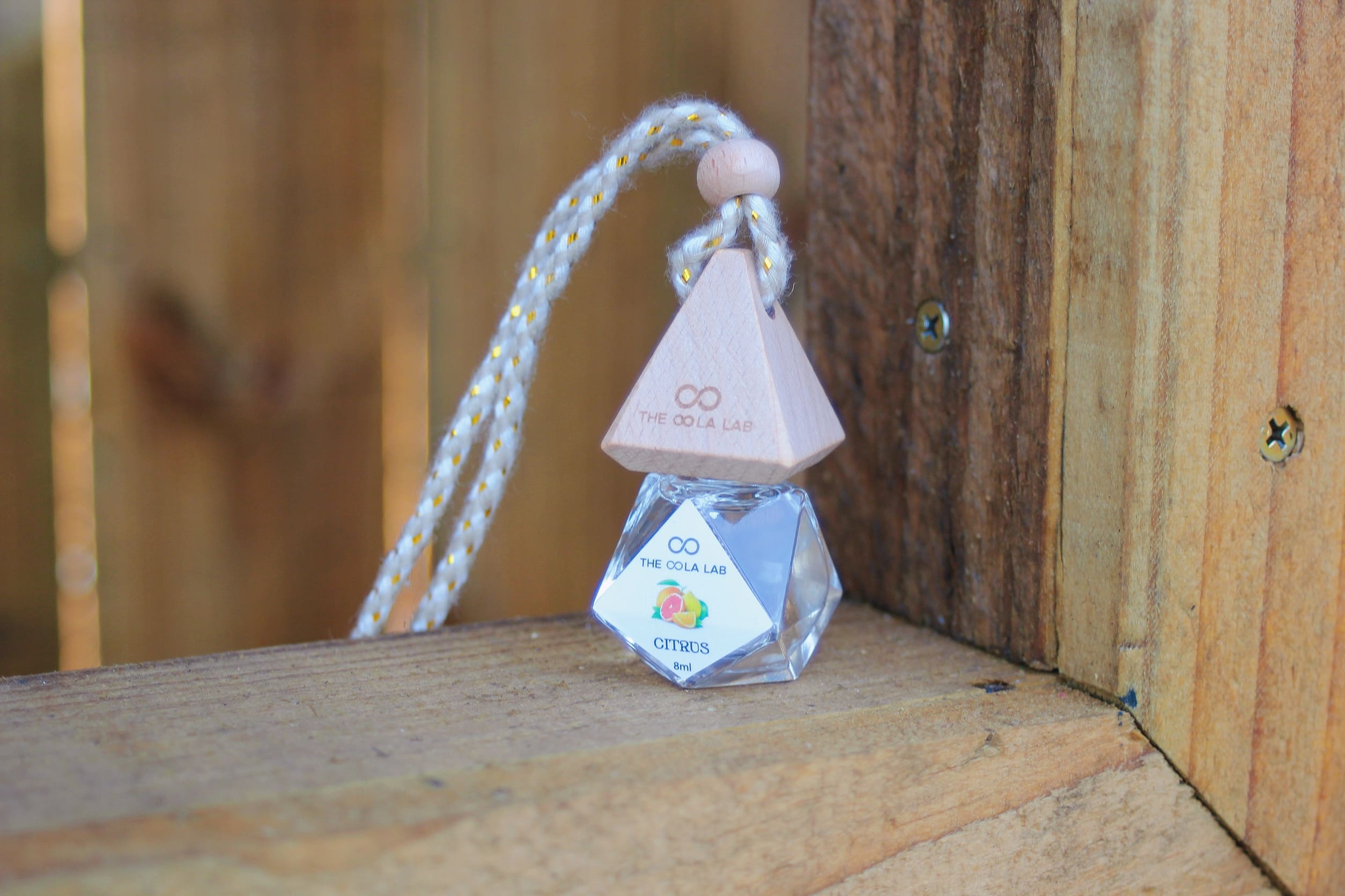 Nước Hoa Ô Tô Mùi Cam Quýt: Hương Thơm Đánh Thức Cảm Xúc