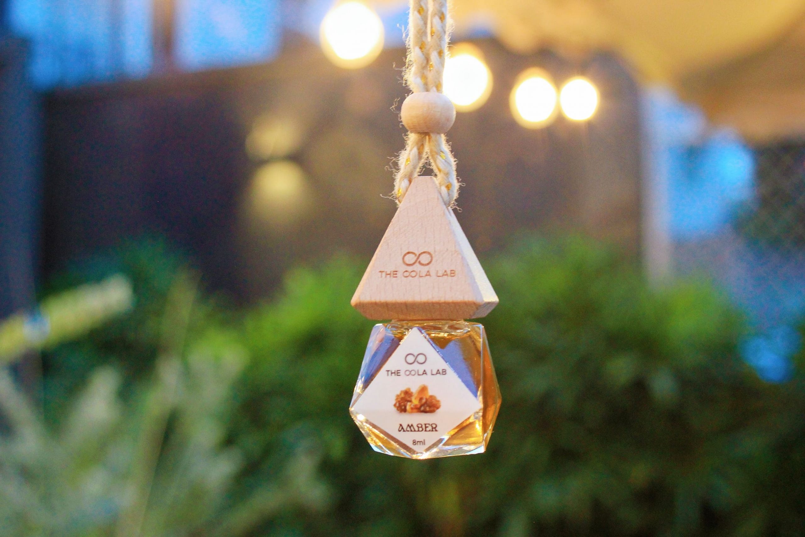 Nước Hoa Ô Tô Mùi Hổ Phách: Hương Thơm Đầy Ý Nghĩa