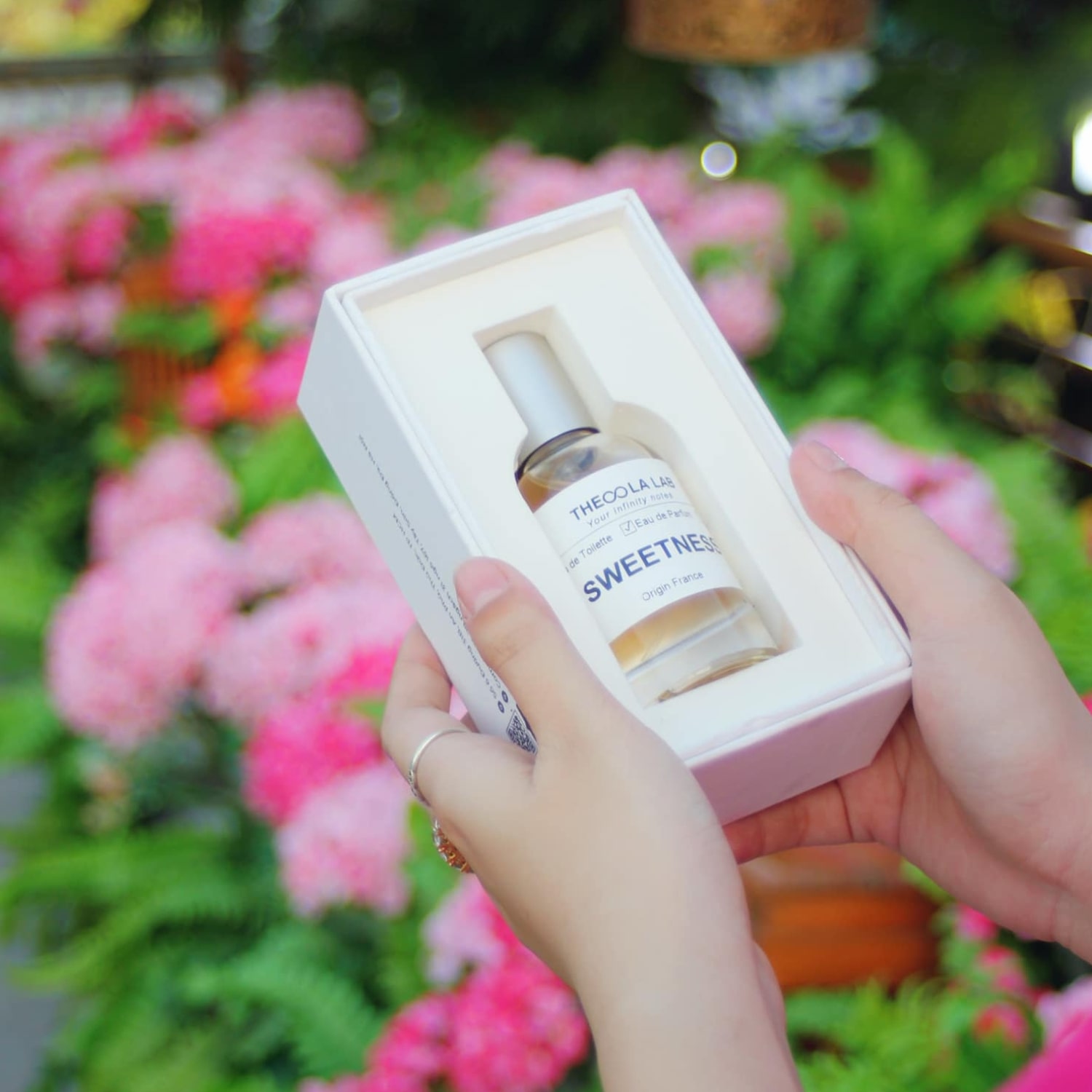 Tặng Nước Hoa Cho Bạn Gái – Nghệ Thuật Của Sự Tinh Tế