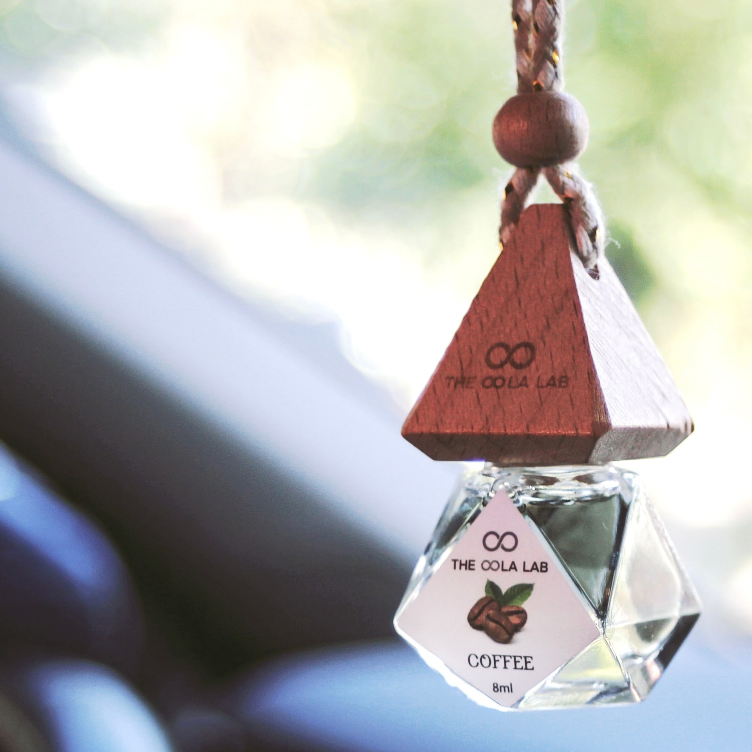 Có Nên Dùng Nước Hoa Ô Tô? Những Sự Thật Ít Ai Nói