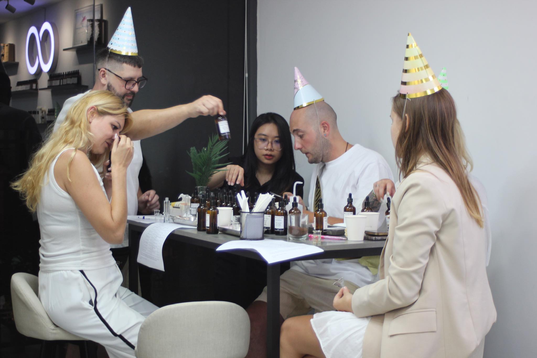 Hương Gỗ Thơm – Linh Hồn Của Mùi Hương Bất Tận