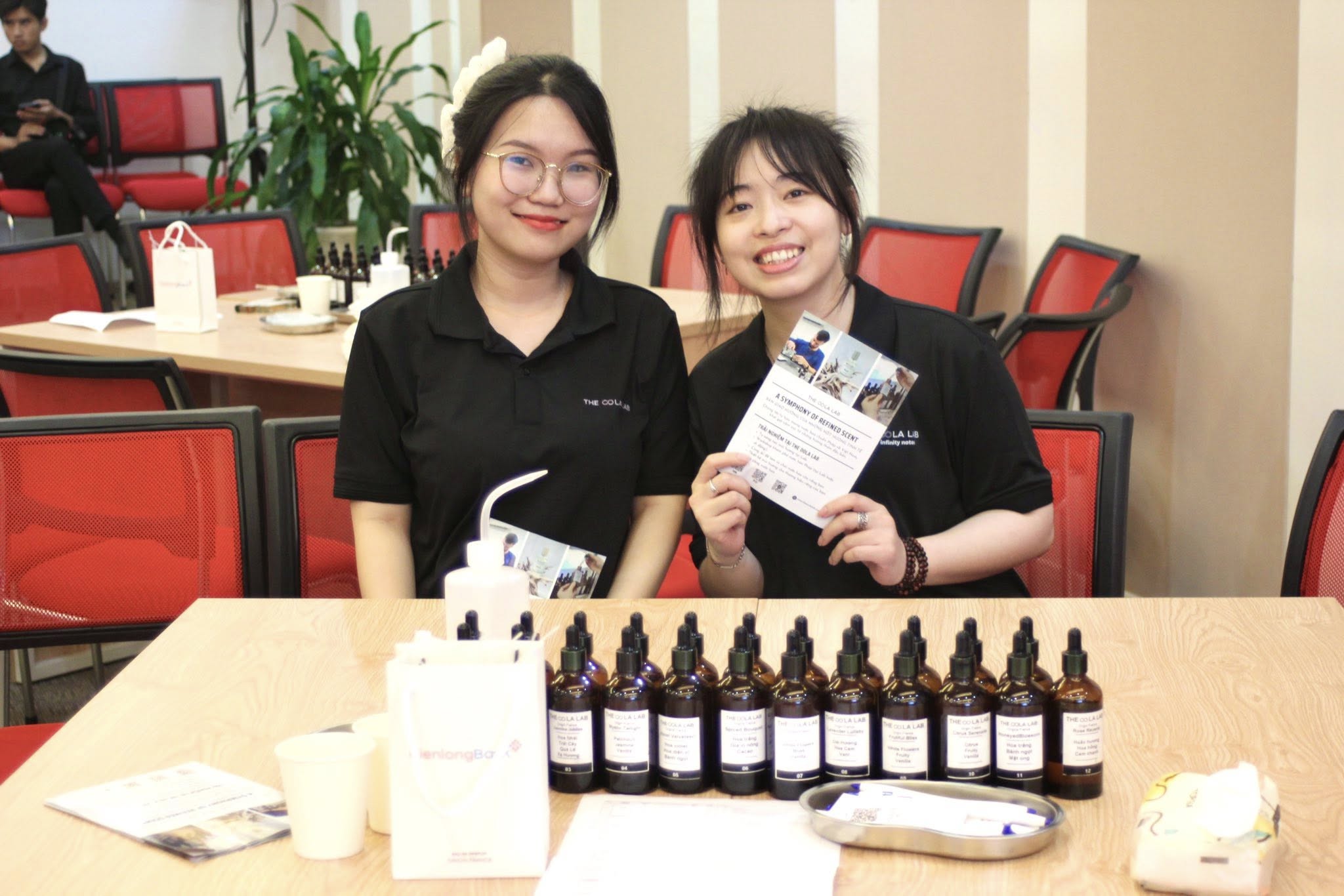 Hương Thơm Tự Nhiên Là Gì? Khám Phá Thế Giới Hương Liệu