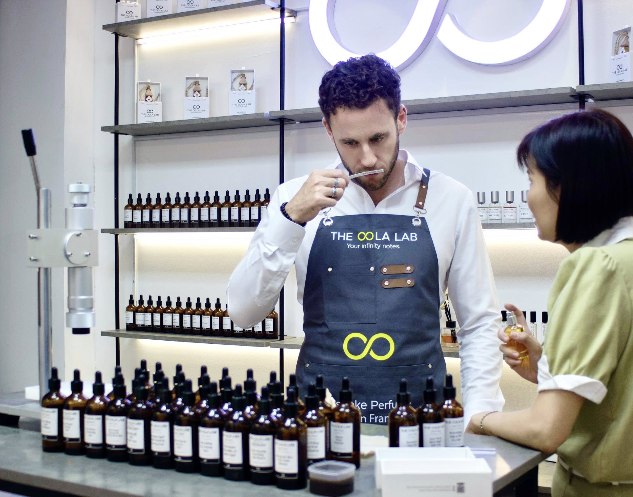 Hương Thơm Của Hoa Hồng – Bí Mật Ngàn Năm