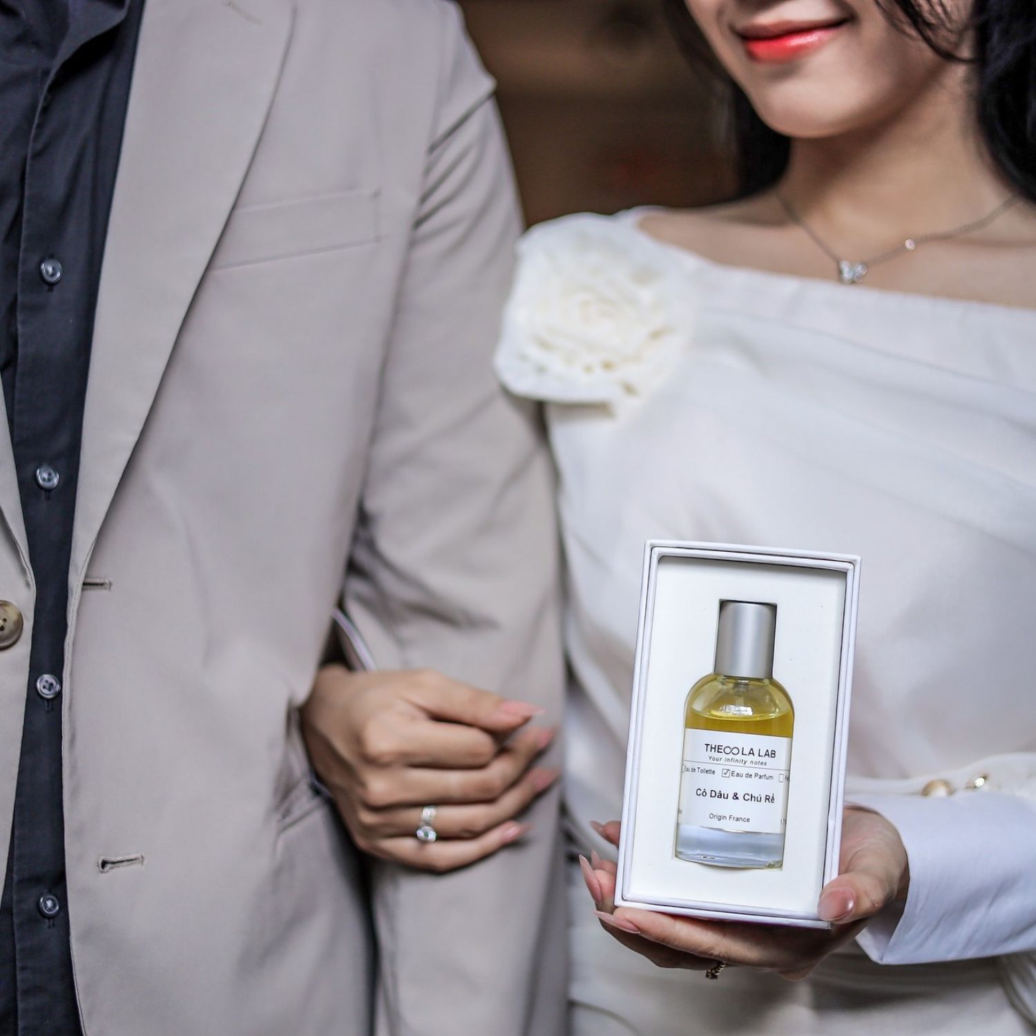 Cách Khiến Người Yêu Yêu Bạn Hơn Bằng Mùi Hương